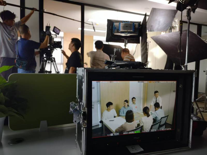 共青城市TVC拍摄公司：科技产品视觉化大师，诠释未来感与功能美学